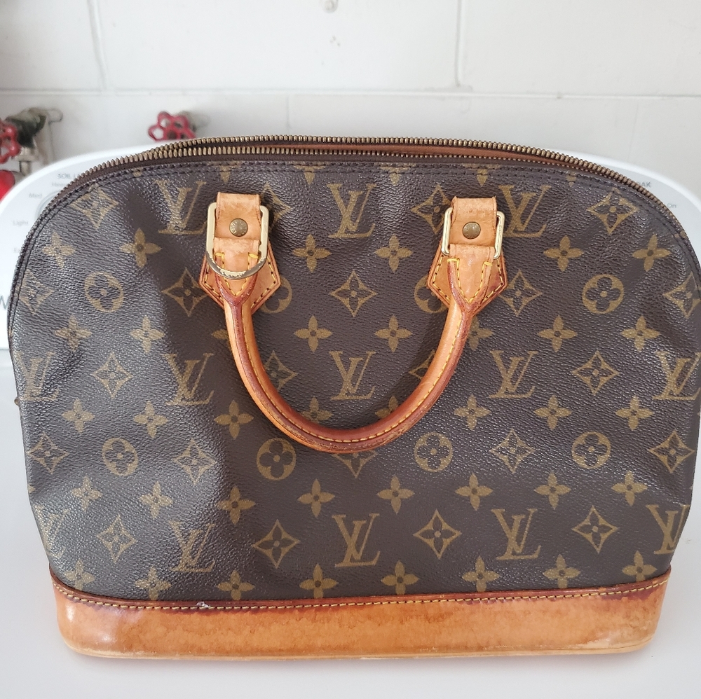 Louis Vuitton Alma PM